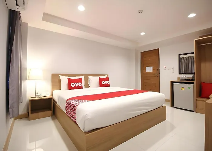 Super Oyo 483 Pannee Khaosan 3*
