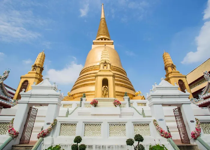 Super Oyo 483 Pannee Khaosan Hotel