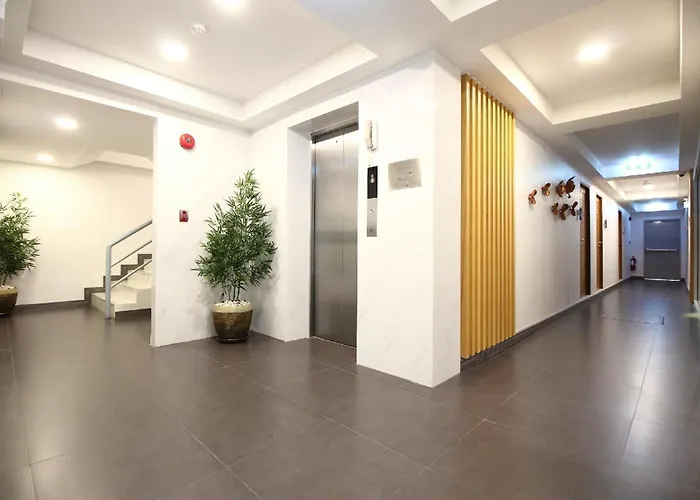 Super Oyo 483 Pannee Khaosan Hotel 3*