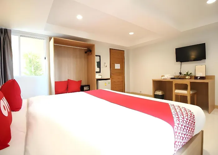 Super Oyo 483 Pannee Khaosan 3*