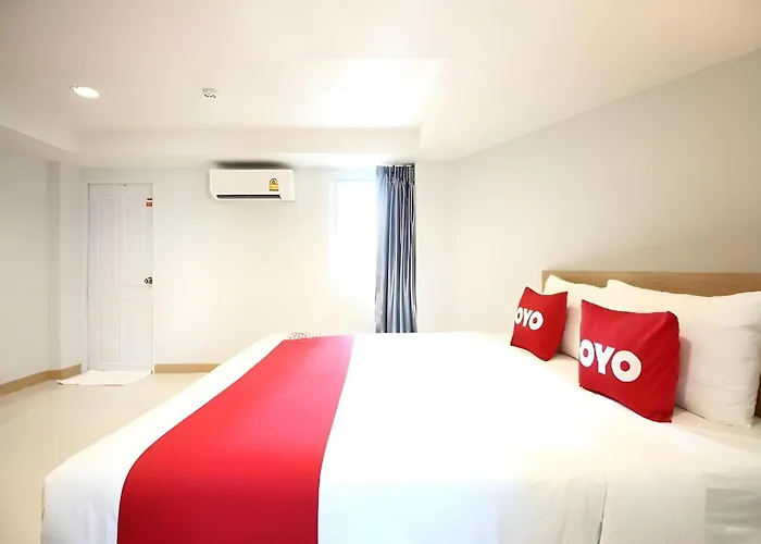 Super Oyo 483 Pannee Khaosan Hotel