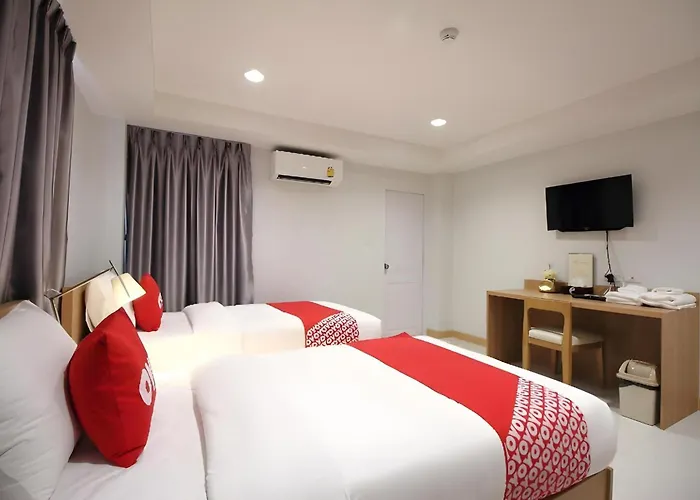 Super Oyo 483 Pannee Khaosan Hotel 3*