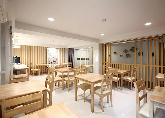 Super Oyo 483 Pannee Khaosan Hotel Bangkok